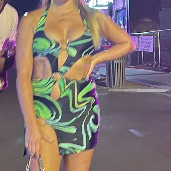 Green cut out dress- White Fox - Picture 3 of 5